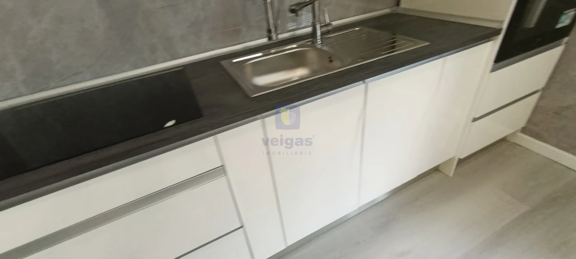 Apartamento T1 para Venda em Venteira Foto 3