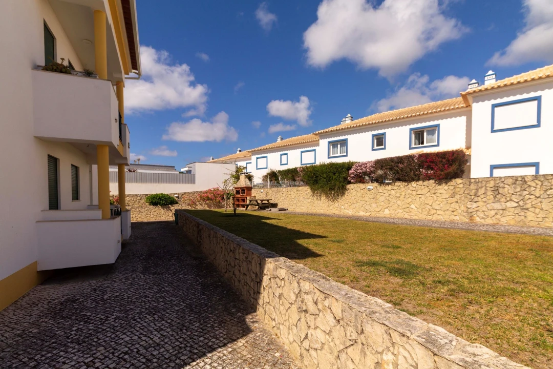 Apartamento T2 para Arrendamento em Foz do Arelho Foto 14