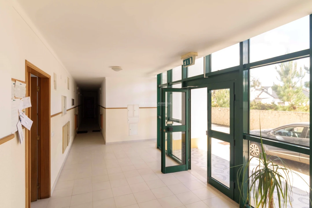 Apartamento T2 para Arrendamento em Foz do Arelho Foto 12