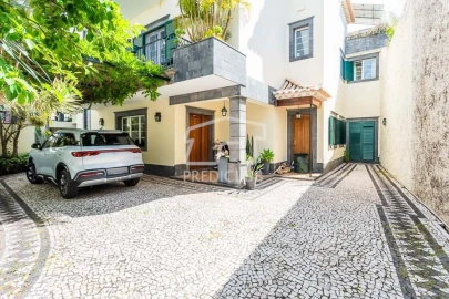 Moradia T4 para Venda em Camara de Lobos