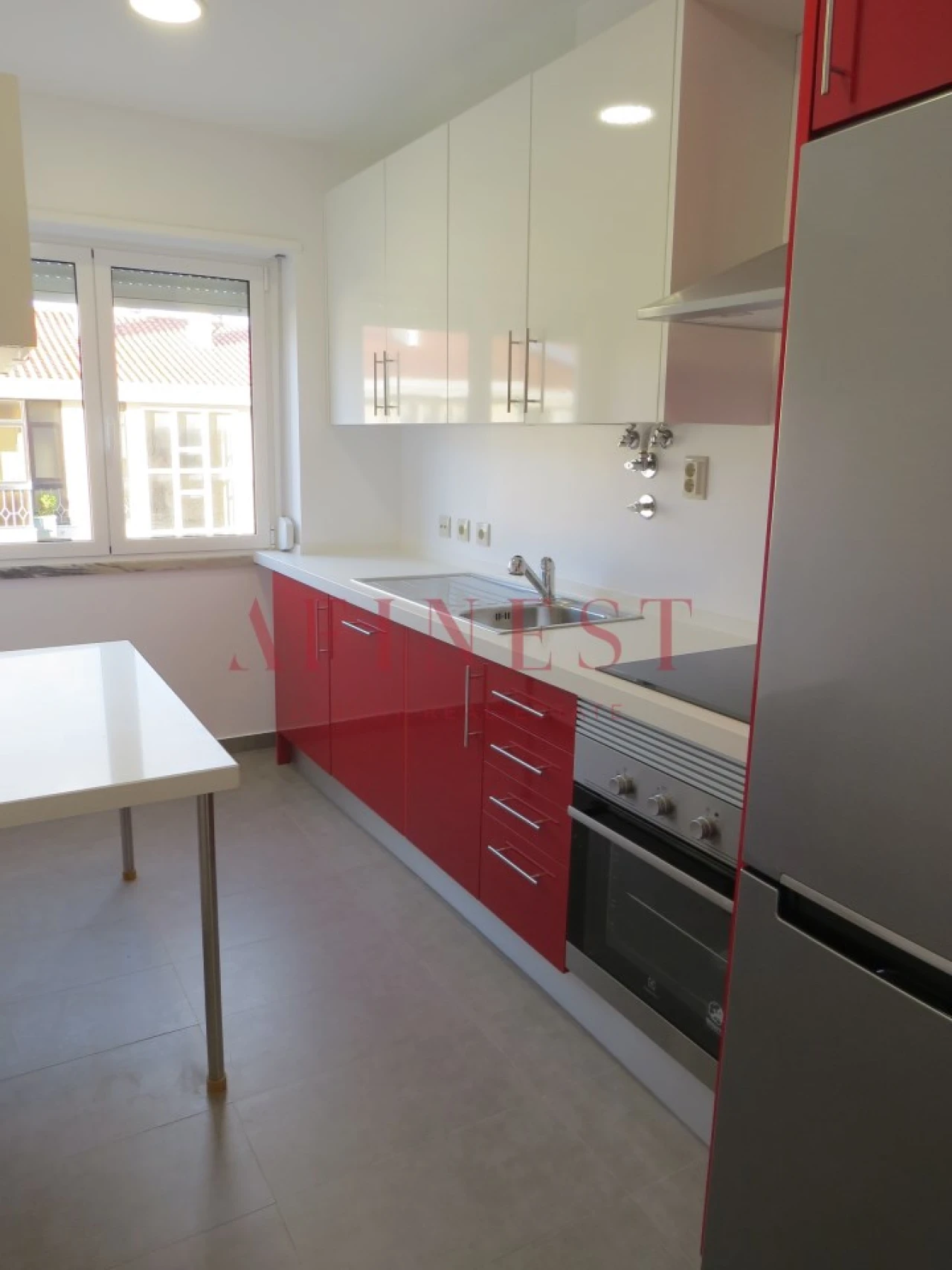 Apartamento T1 para Arrendamento em Carcavelos e Parede Foto 3