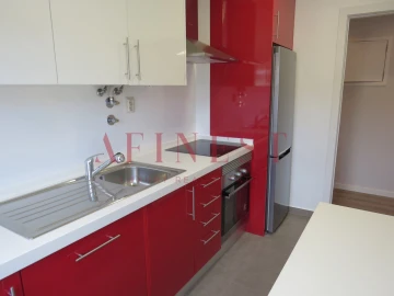 Apartamento T1 para Arrendamento em Carcavelos e Parede