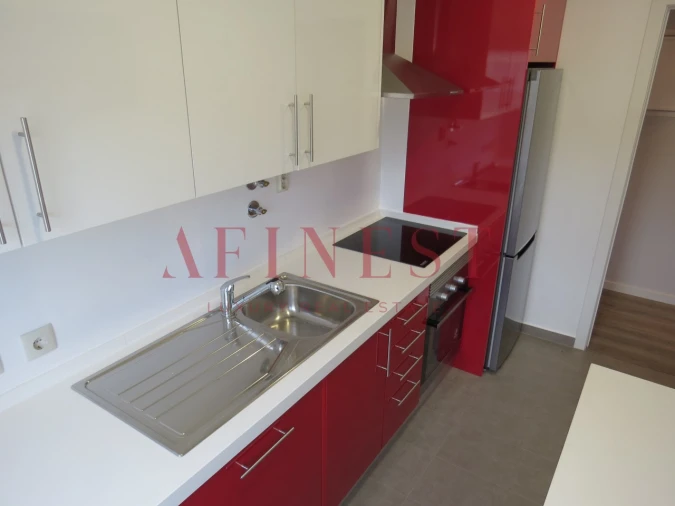 Apartamento T1 para Arrendamento em Carcavelos e Parede Foto 2