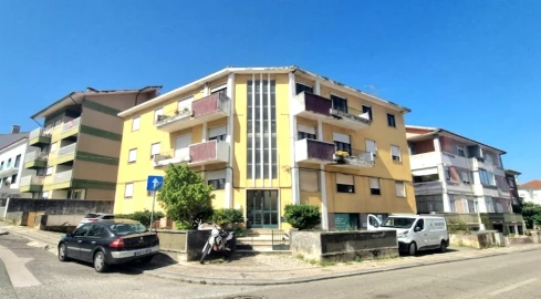 Apartamento T4 para Venda em Santo Antonio dos Olivais