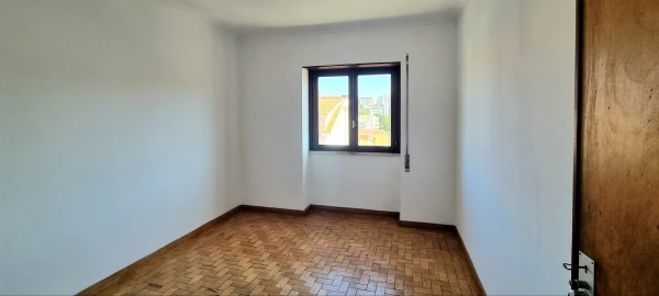 Apartamento T4 para Venda em Santo Antonio dos Olivais