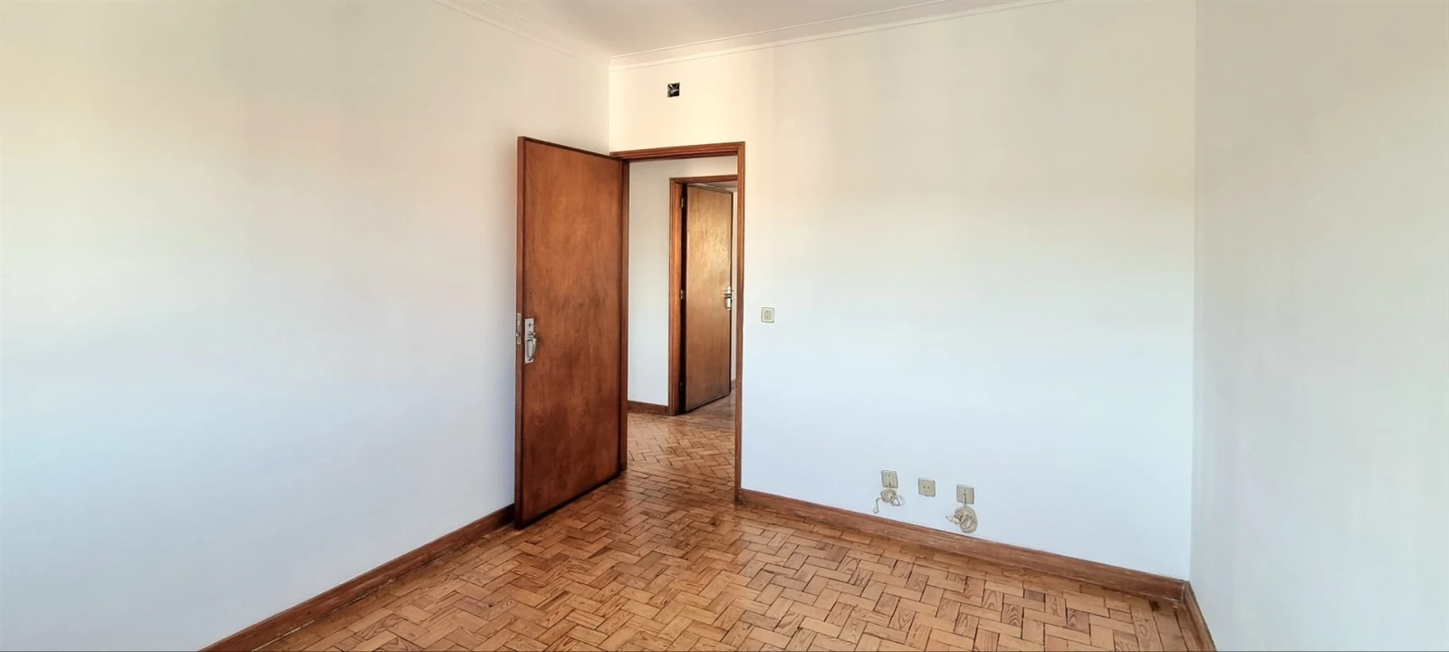 Apartamento T4 para Venda em Santo Antonio dos Olivais Foto 6