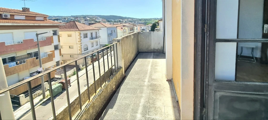 Apartamento T4 para Venda em Santo Antonio dos Olivais Foto 15