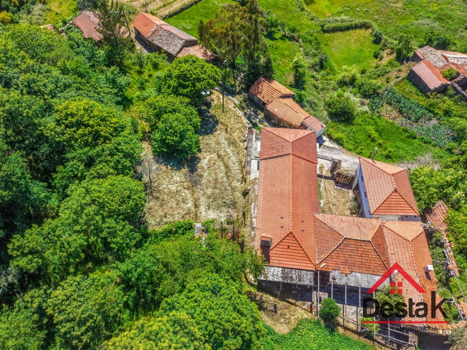 Moradia T3 para Venda em São João do Monte e Mosteirinho Foto 31