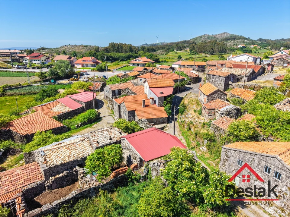 Moradia T3 para Venda em São João do Monte e Mosteirinho Foto 35