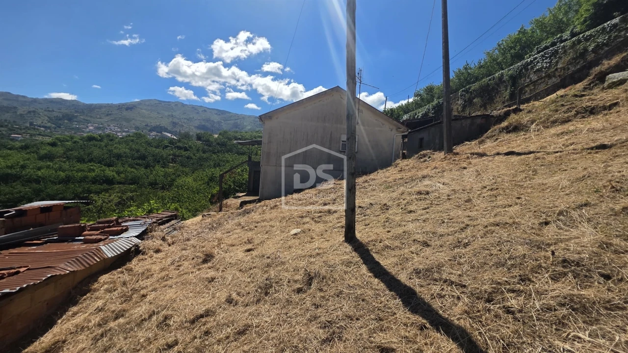 Moradia T3 para Venda em São João de Fontoura Foto 3