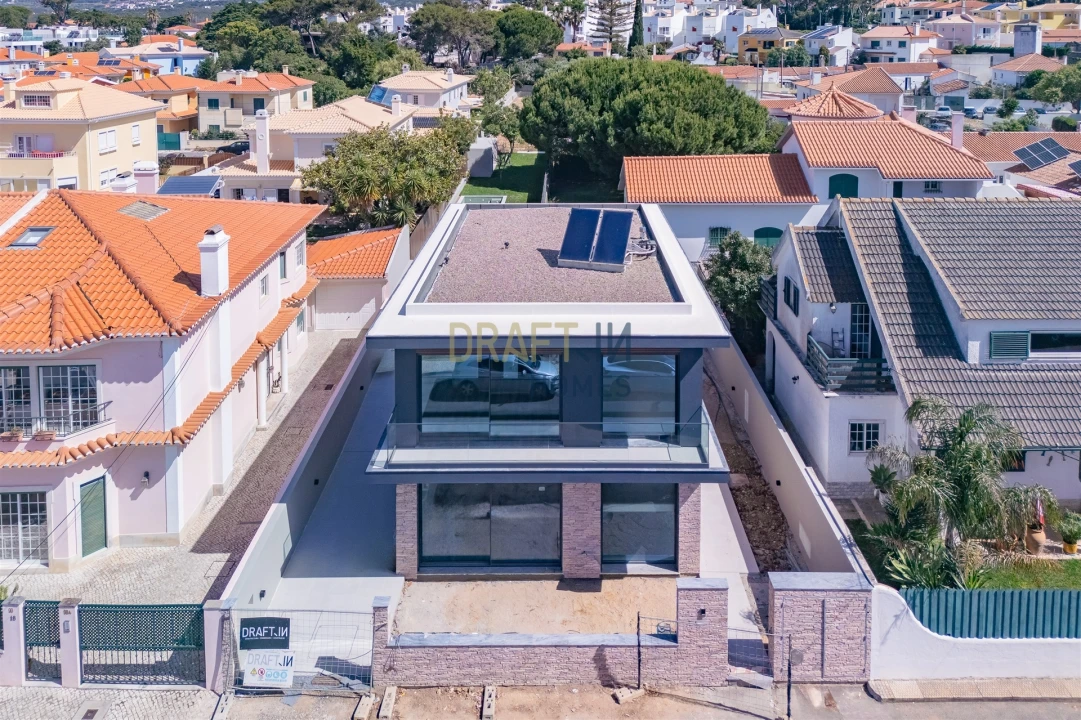 Moradia T4 para Venda em Alcabideche Foto 1