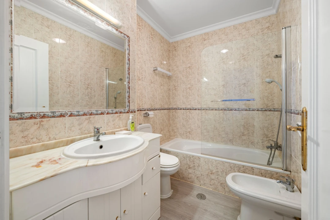 Apartamento T1 para Venda em Quarteira Foto 24