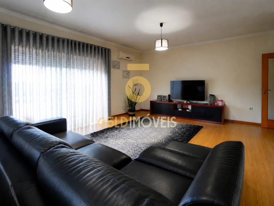 Apartamento T3 para Venda em Sobrado e Bairros Foto 7