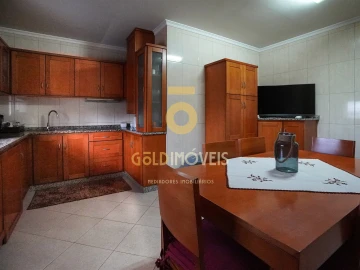 Apartamento T3 para Venda em Sobrado e Bairros