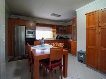 Apartamento T3 para Venda em Sobrado e Bairros
