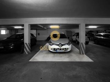 Apartamento T3 para Venda em Sobrado e Bairros