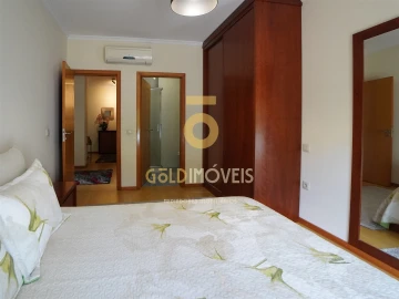 Apartamento T3 para Venda em Sobrado e Bairros