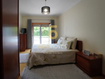Apartamento T3 para Venda em Sobrado e Bairros