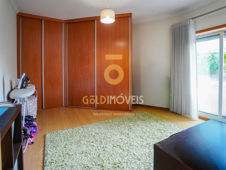 Apartamento T3 para Venda em Sobrado e Bairros Foto 11
