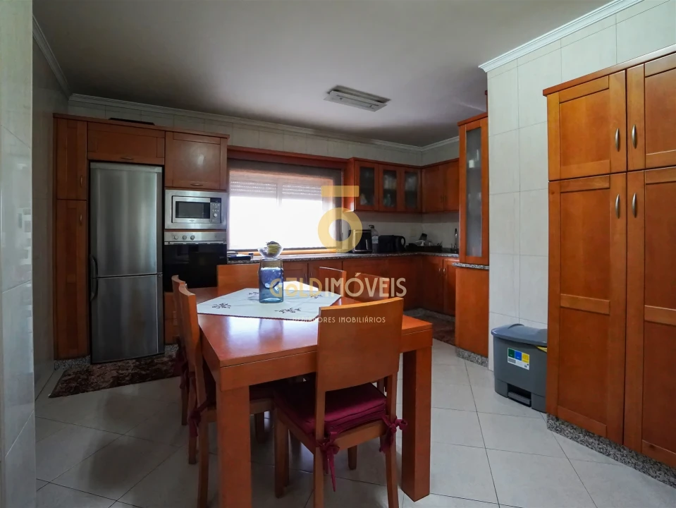 Apartamento T3 para Venda em Sobrado e Bairros Foto 4
