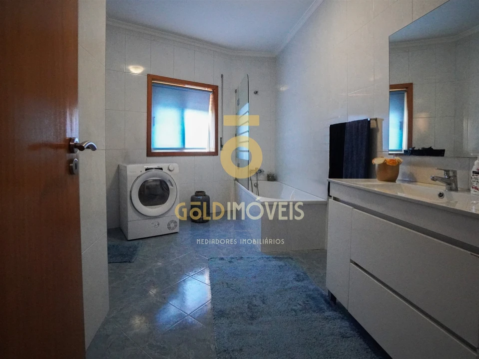 Apartamento T3 para Venda em Sobrado e Bairros Foto 20