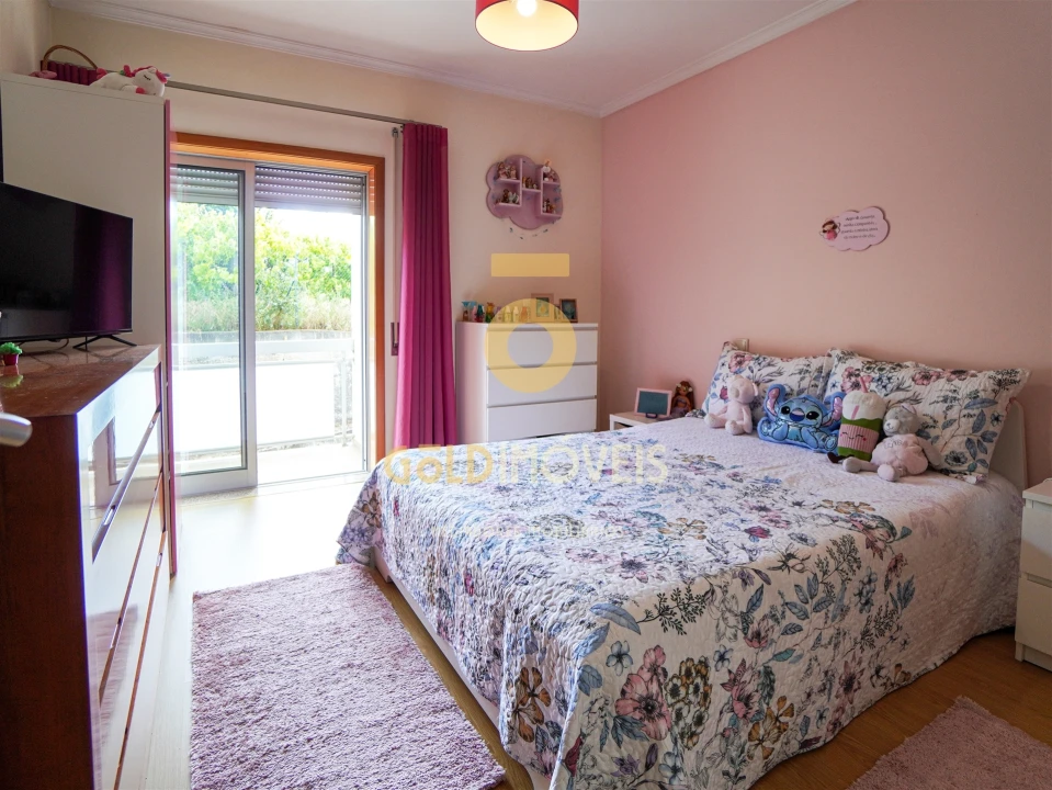 Apartamento T3 para Venda em Sobrado e Bairros Foto 9