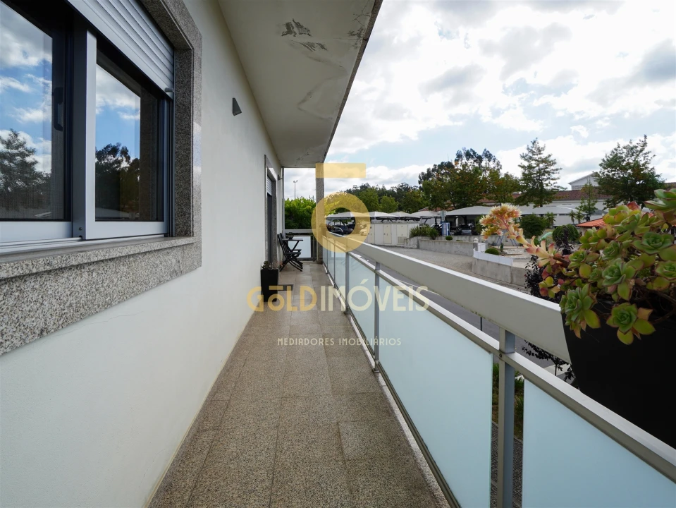 Apartamento T3 para Venda em Sobrado e Bairros Foto 18