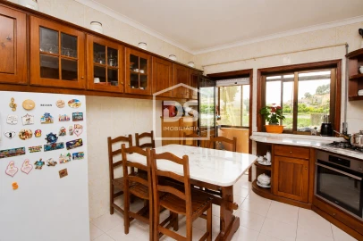 Apartamento T3 para Venda em Cristelos, Boim e Ordem