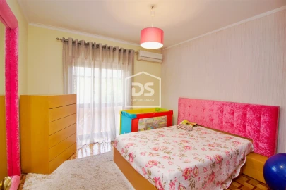 Apartamento T3 para Venda em Cristelos, Boim e Ordem