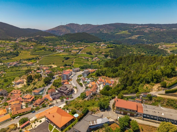 Terreno para Venda em São Martinho de Sardoura Foto 2