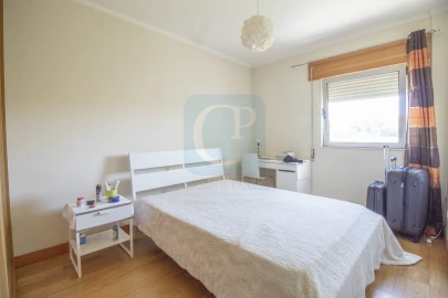 Apartamento T2 para Arrendamento em Pedrouços