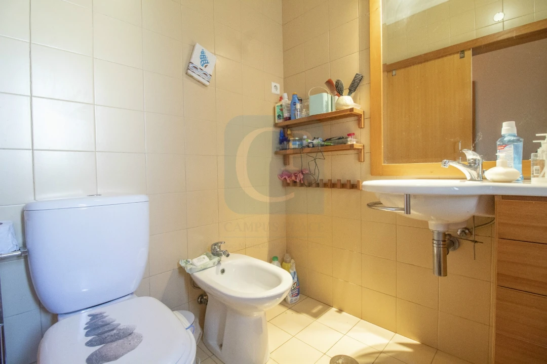 Apartamento T2 para Arrendamento em Pedrouços Foto 5