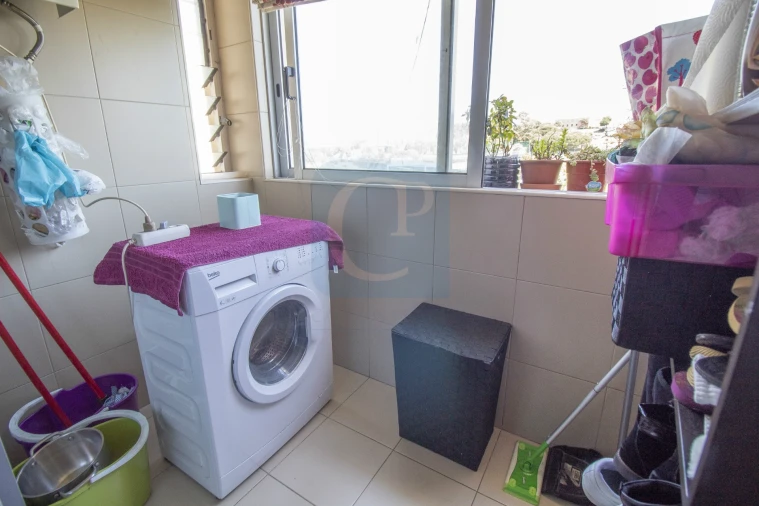 Apartamento T2 para Arrendamento em Pedrouços Foto 9