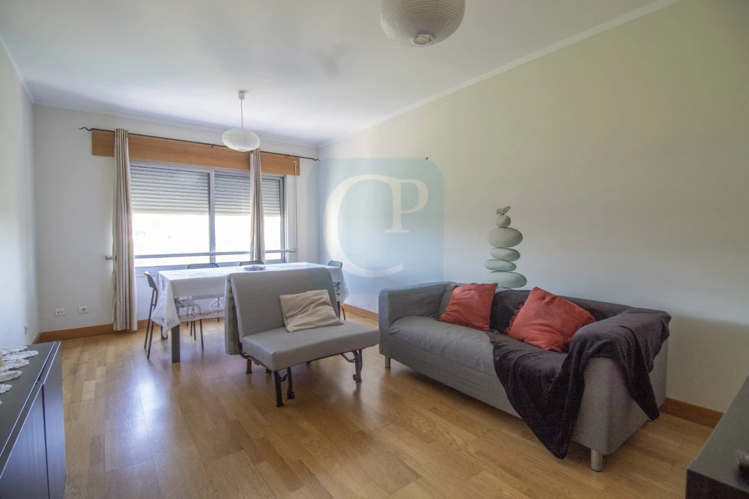 Apartamento T2 para Arrendamento em Pedrouços Foto 2
