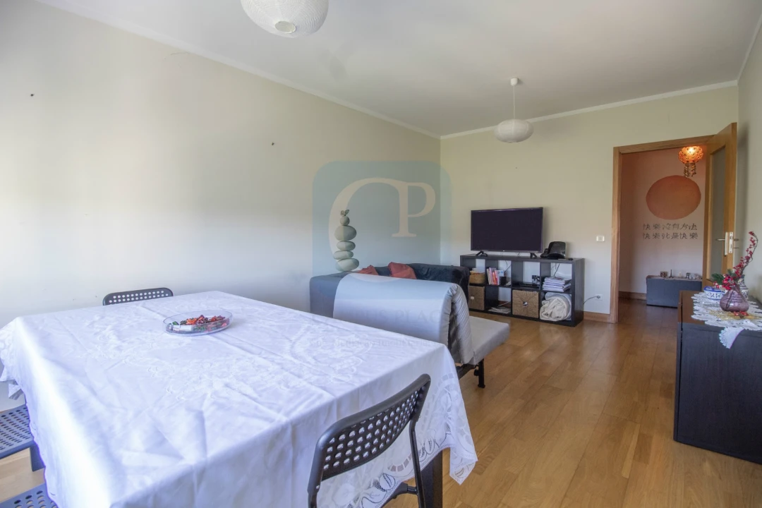 Apartamento T2 para Arrendamento em Pedrouços Foto 3