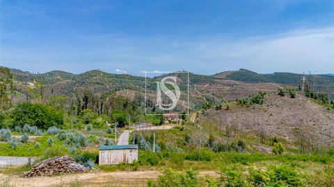 Terreno Comércio / Armazém para Venda em Vila Garcia, Aboim e Chapa