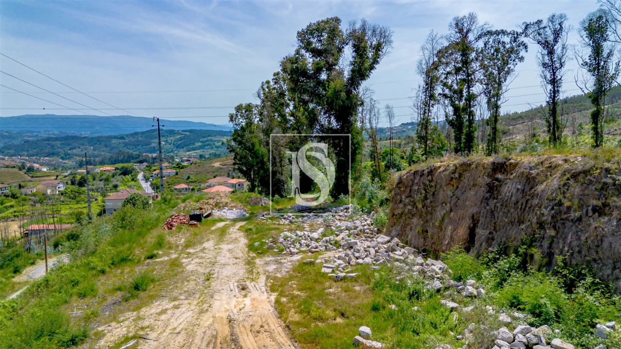 Terreno Comércio / Armazém para Venda em Vila Garcia, Aboim e Chapa Foto 9