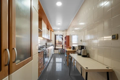 Apartamento T1 para Venda em Marvila