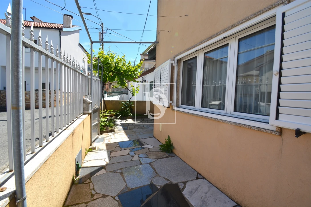 Moradia T2 para Venda em Sé, Santa Maria e Meixedo Foto 10