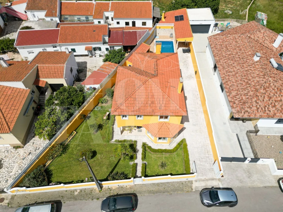 Moradia T3 para Venda em Carvoeira Foto 31