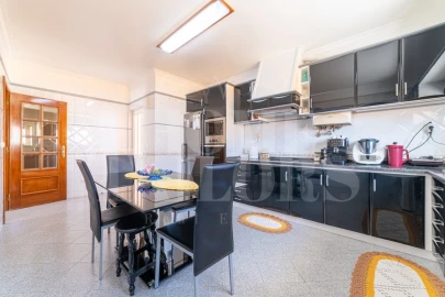Moradia T3 para Venda em Carvoeira