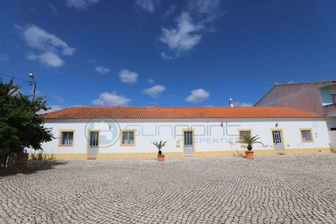Moradia T3 para Venda em Bensafrim e Barão de São João Foto 1