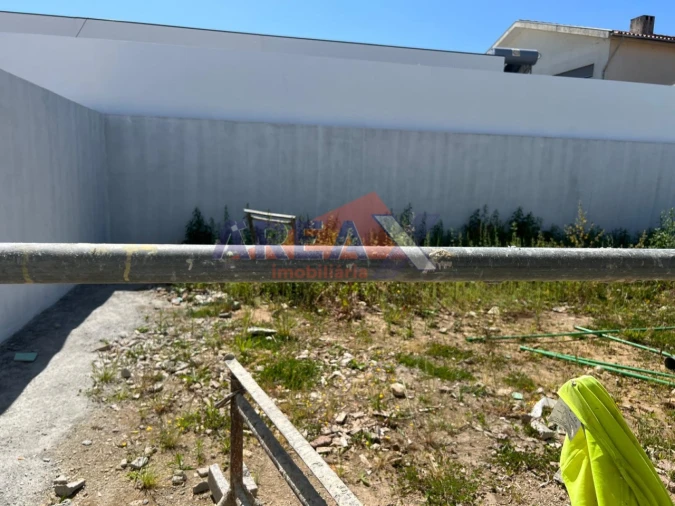 Moradia T3 para Venda em O. Azeméis, Riba-Ul, Ul, Macinhata Seixa, Madail Foto 16