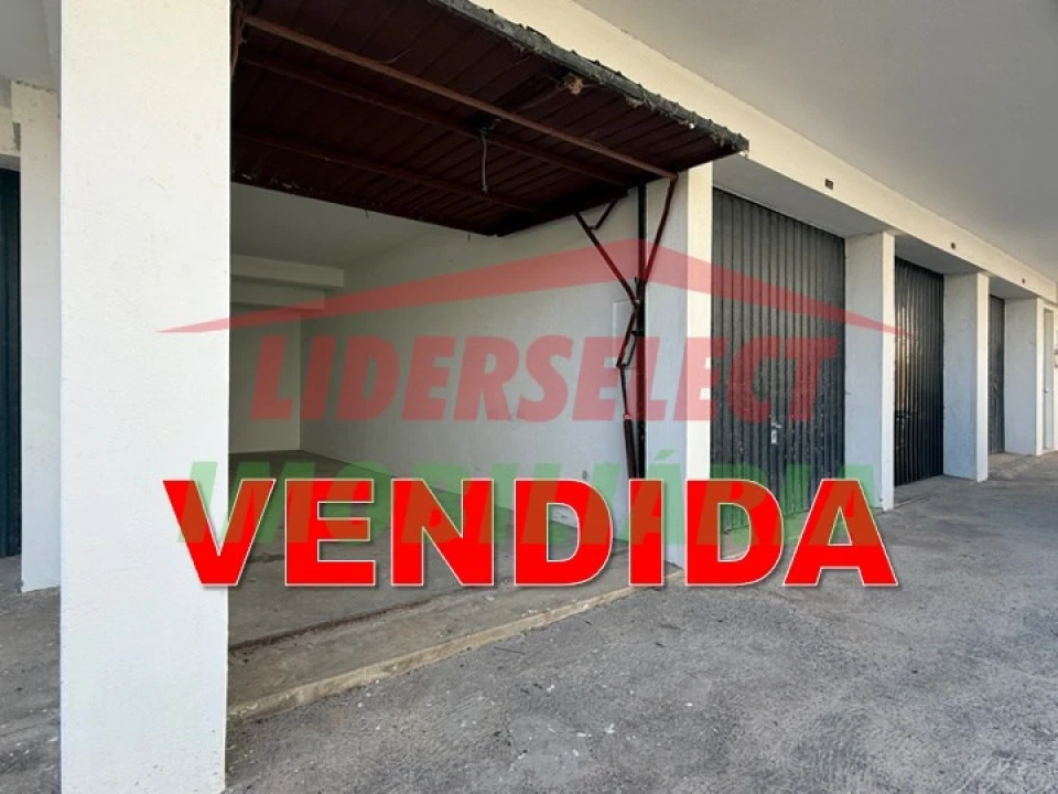 Garagem para Venda em Silveira Foto 1