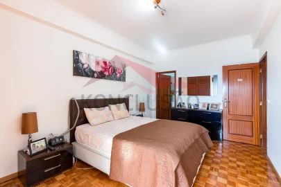 Apartamento T3 para Venda em Póvoa de Santa Iria e Forte da Casa