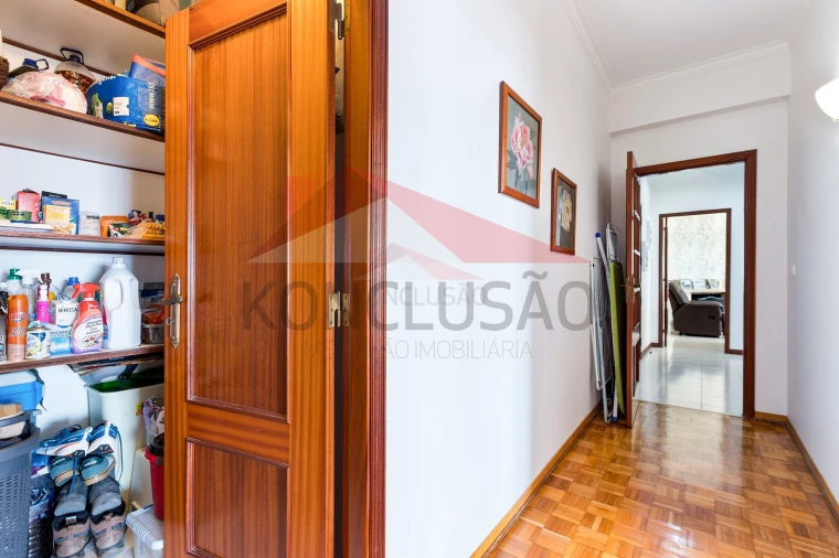 Apartamento T3 para Venda em Póvoa de Santa Iria e Forte da Casa Foto 18