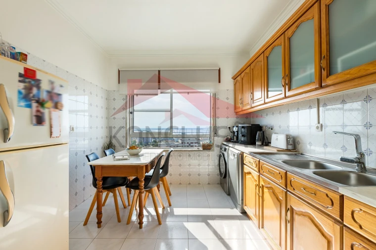 Apartamento T3 para Venda em Póvoa de Santa Iria e Forte da Casa Foto 7