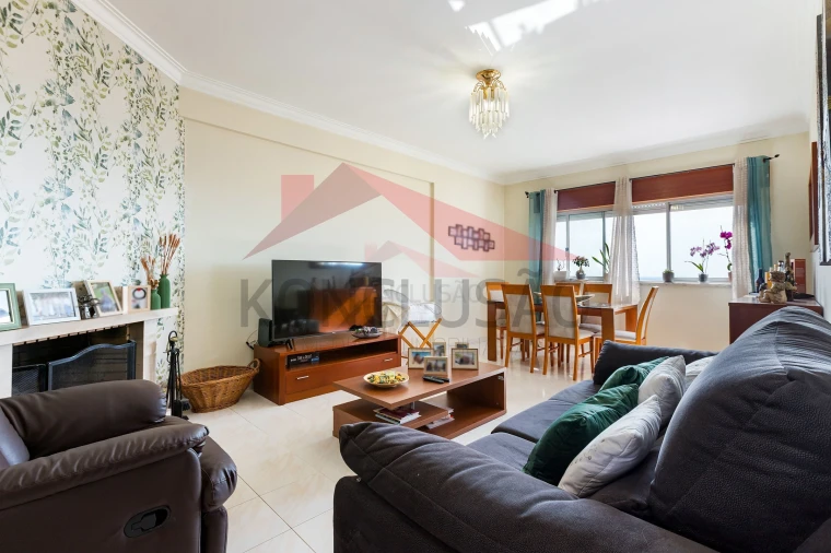 Apartamento T3 para Venda em Póvoa de Santa Iria e Forte da Casa Foto 2