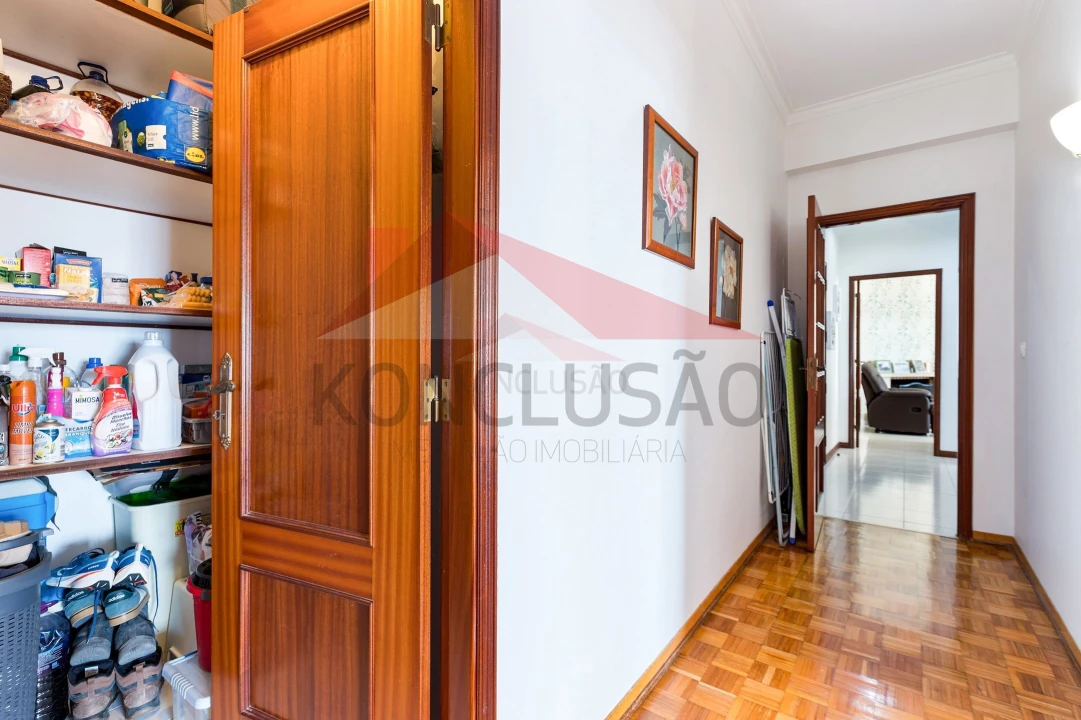 Apartamento T3 para Venda em Póvoa de Santa Iria e Forte da Casa Foto 18