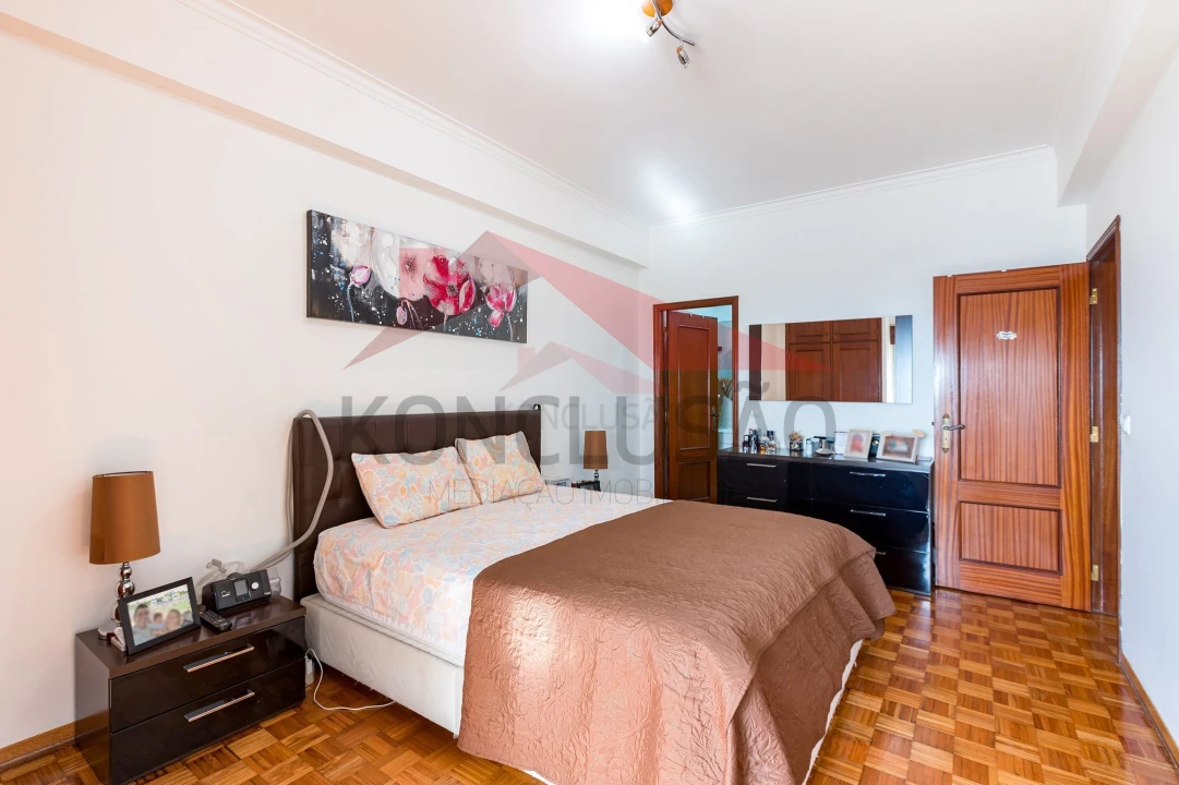 Apartamento T3 para Venda em Póvoa de Santa Iria e Forte da Casa Foto 20